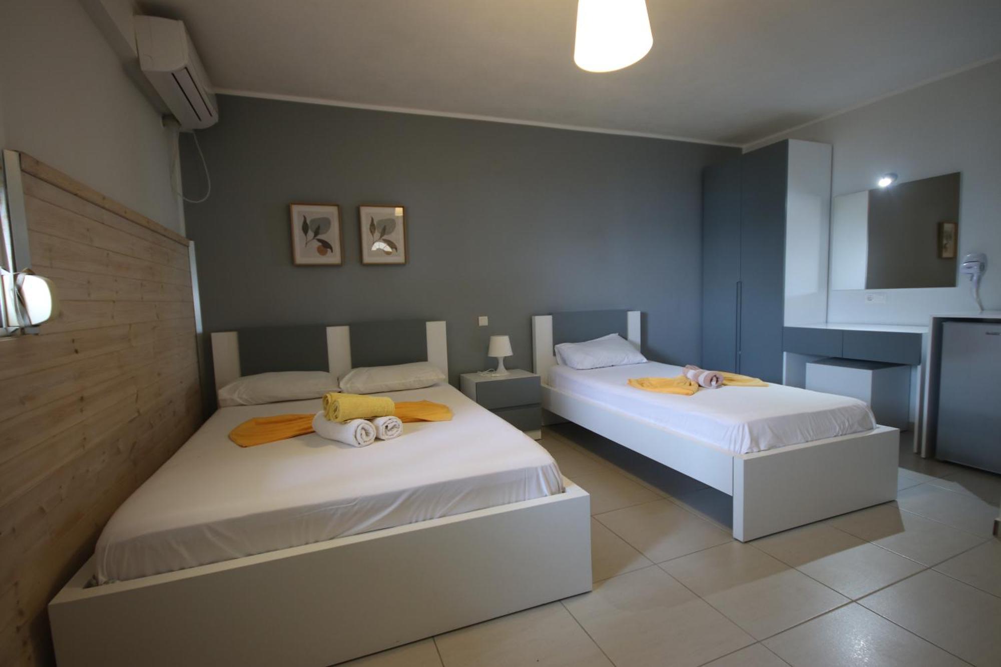 Hotel Potami Beach - Mondi Goro Himara Kültér fotó