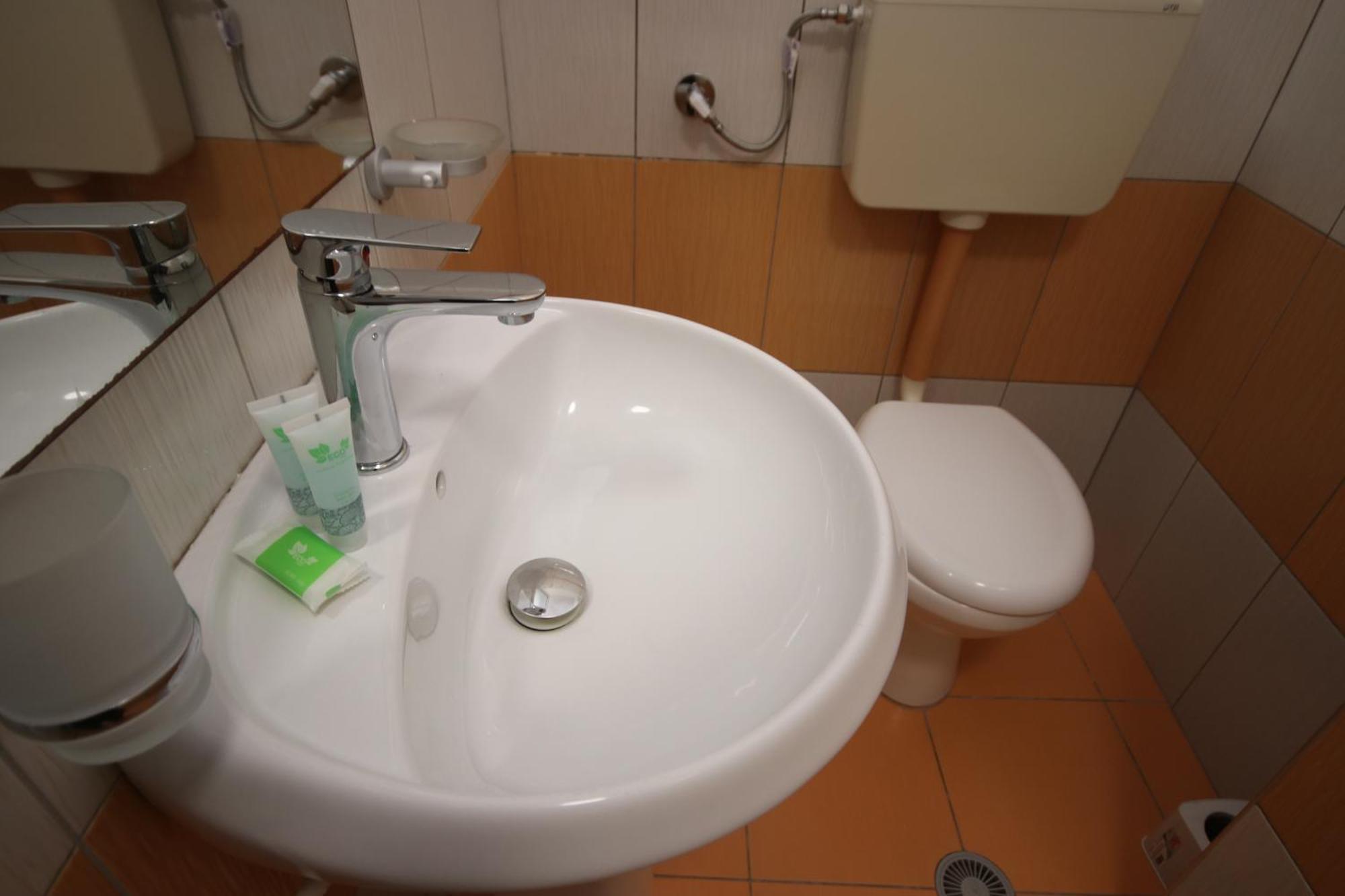 Hotel Potami Beach - Mondi Goro Himara Kültér fotó